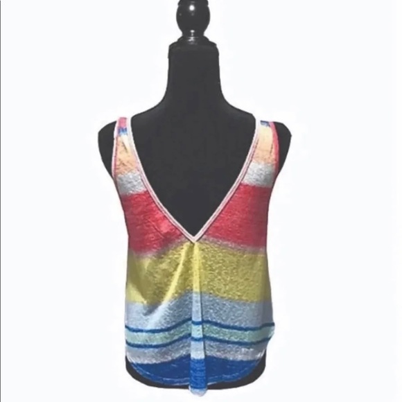 Tank top with “v-neck” in front & back - Picture 5 of 8